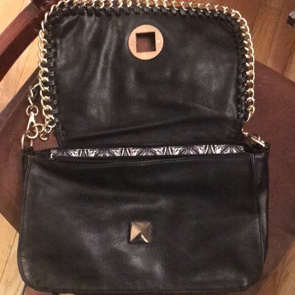 Black studded handbag/clutch with detachable strap - Picture 5 of 6